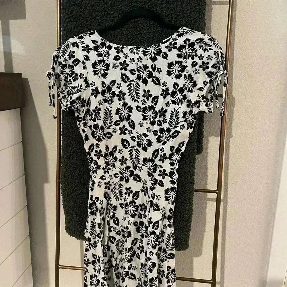 Urban‎ Outfitters Floral Tie Back Mini dress